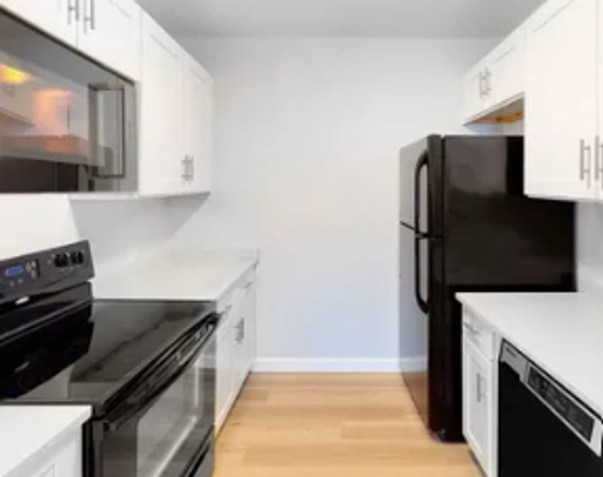 Apartment for rent at 110 Briggs St, Taunton, MA 02780