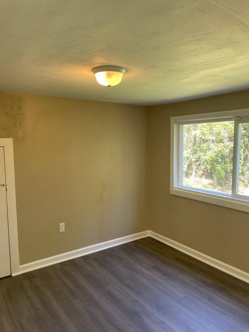 Apartment for rent at 116 Oakland Ave, Huntington, WV 25705