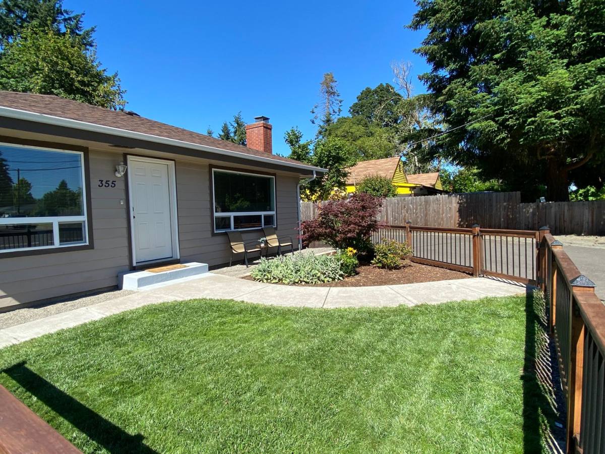 Apartment for rent at 355 Irving, Eugene, OR 97404