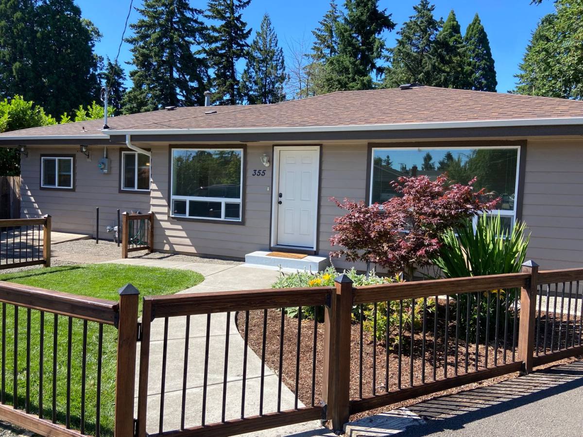 Apartment for rent at 355 Irving, Eugene, OR 97404
