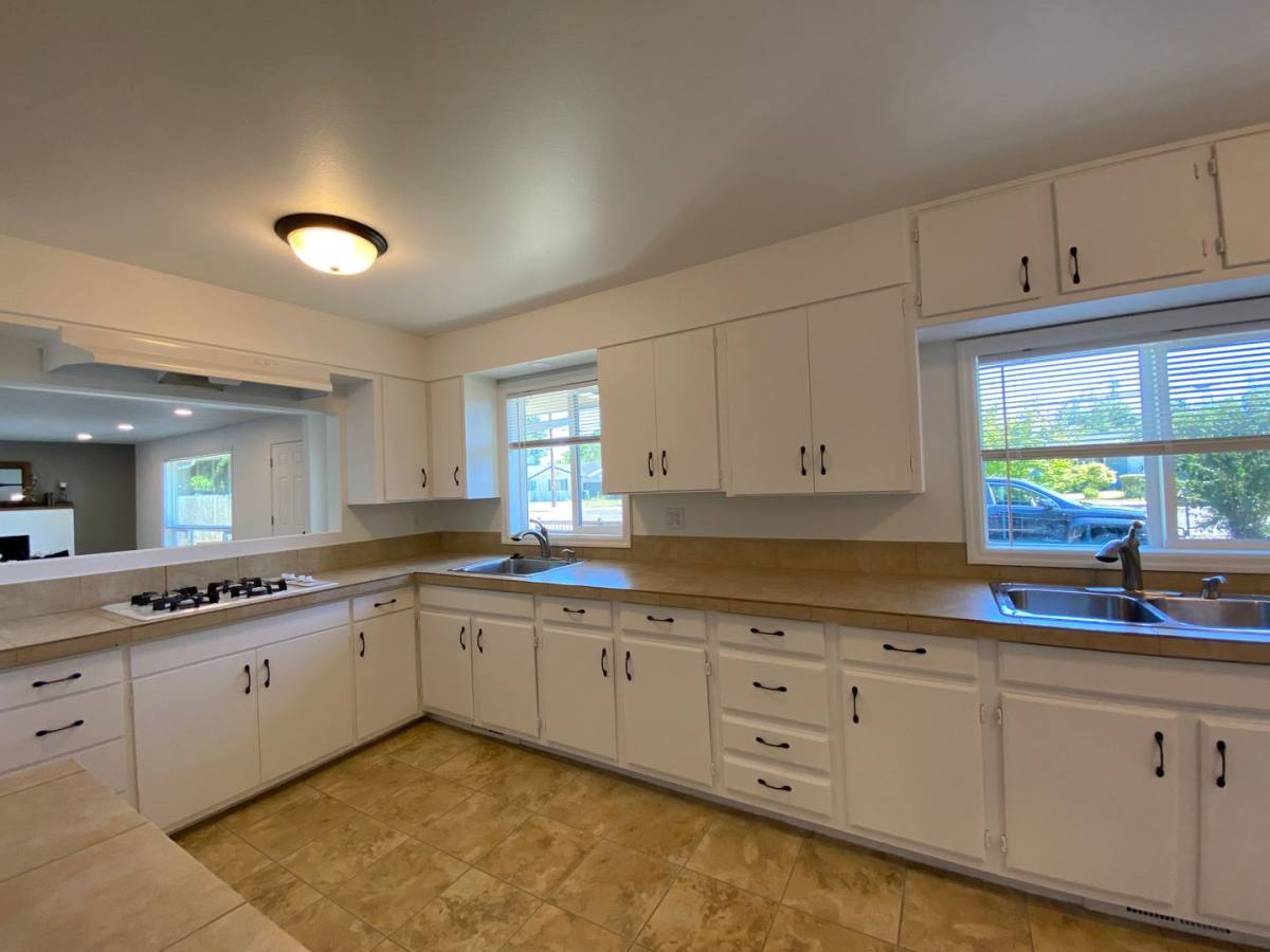 Apartment for rent at 355 Irving, Eugene, OR 97404