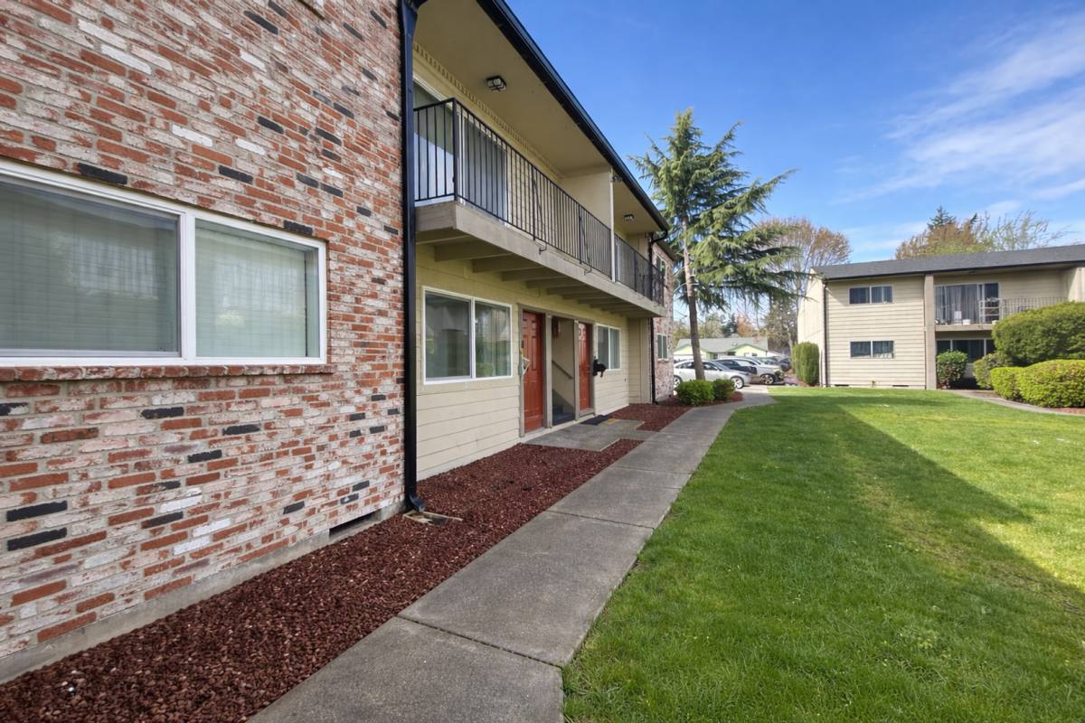 Apartment for rent at 6350 SW 124th Ave, Beaverton, OR 97008