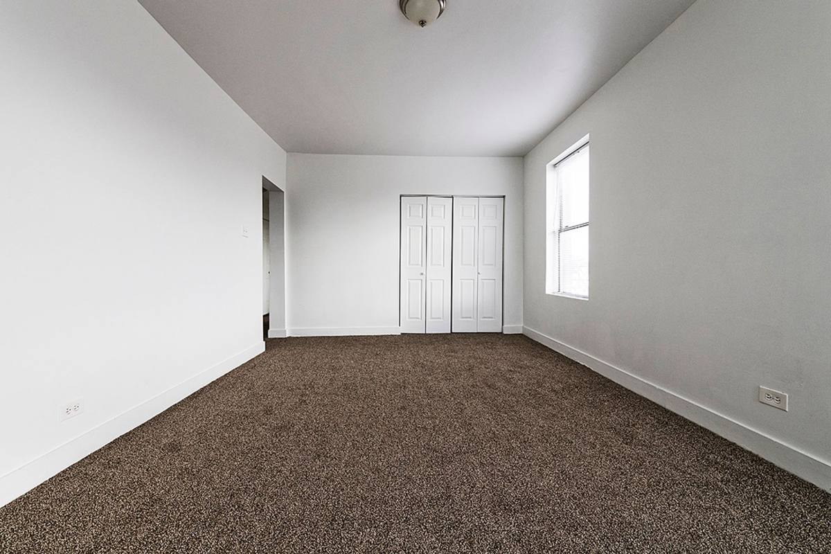 Apartment for rent at 808 W 76th St, Chicago, IL 60620