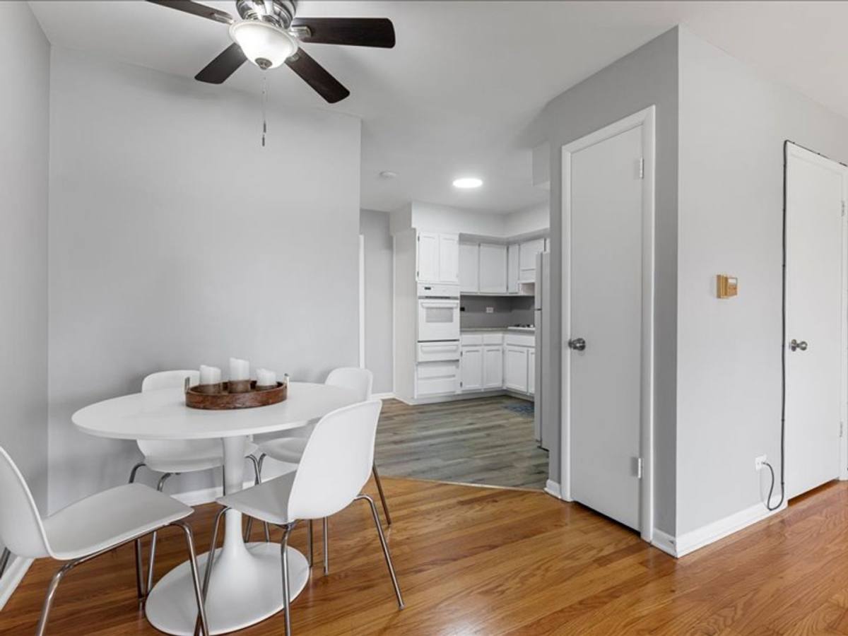 Apartment for rent at 640-650 Colonial Lane, Des Plaines, IL 60016