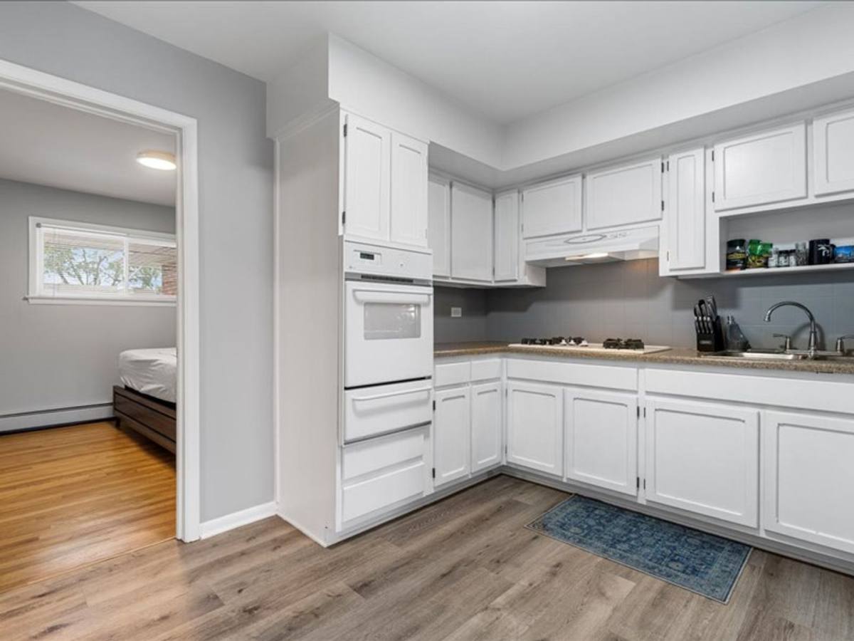 Apartment for rent at 640-650 Colonial Lane, Des Plaines, IL 60016