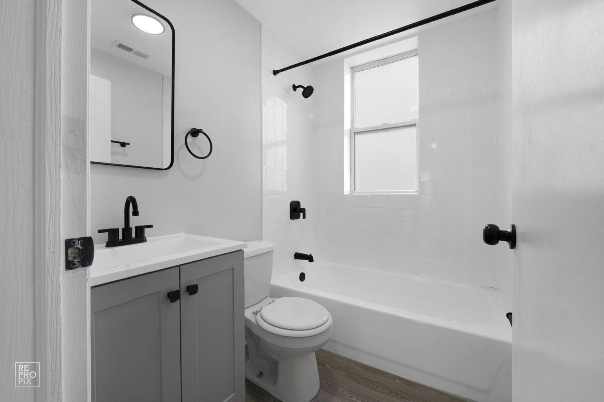 Apartment for rent at 4750 S Calumet Ave, Chicago, IL 60615