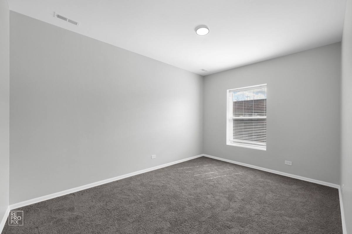 Apartment for rent at 4750 S Calumet Ave, Chicago, IL 60615