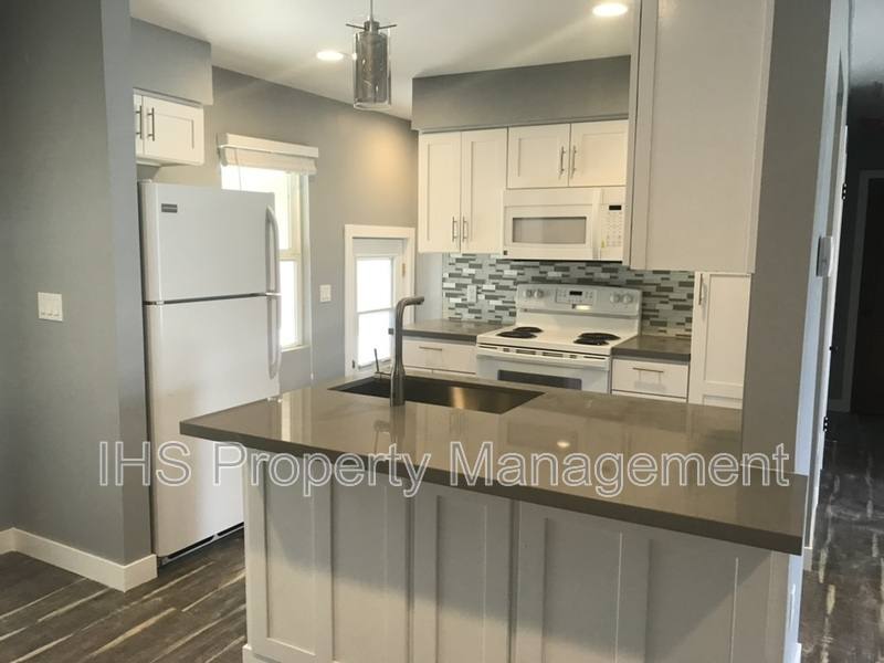 Apartment for rent at 302 Bernard Ave, Richland, WA 99352
