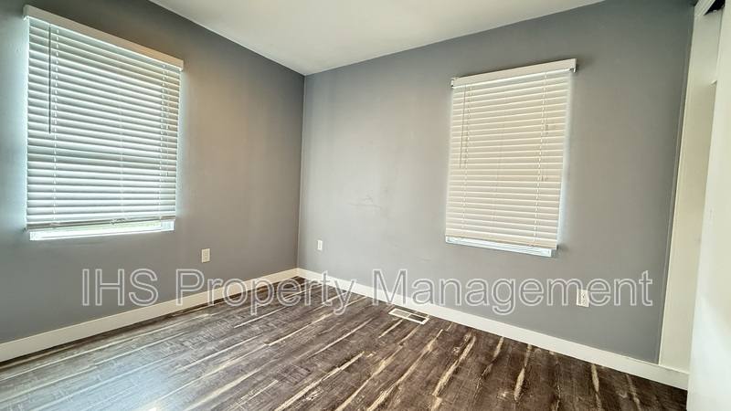 Apartment for rent at 302 Bernard Ave, Richland, WA 99352