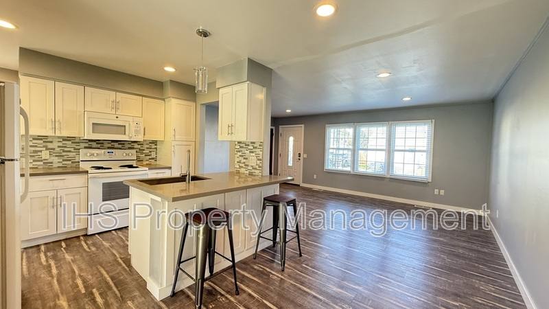 Apartment for rent at 302 Bernard Ave, Richland, WA 99352