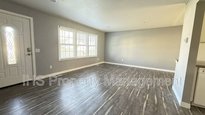 Apartment for rent at 302 Bernard Ave, Richland, WA 99352