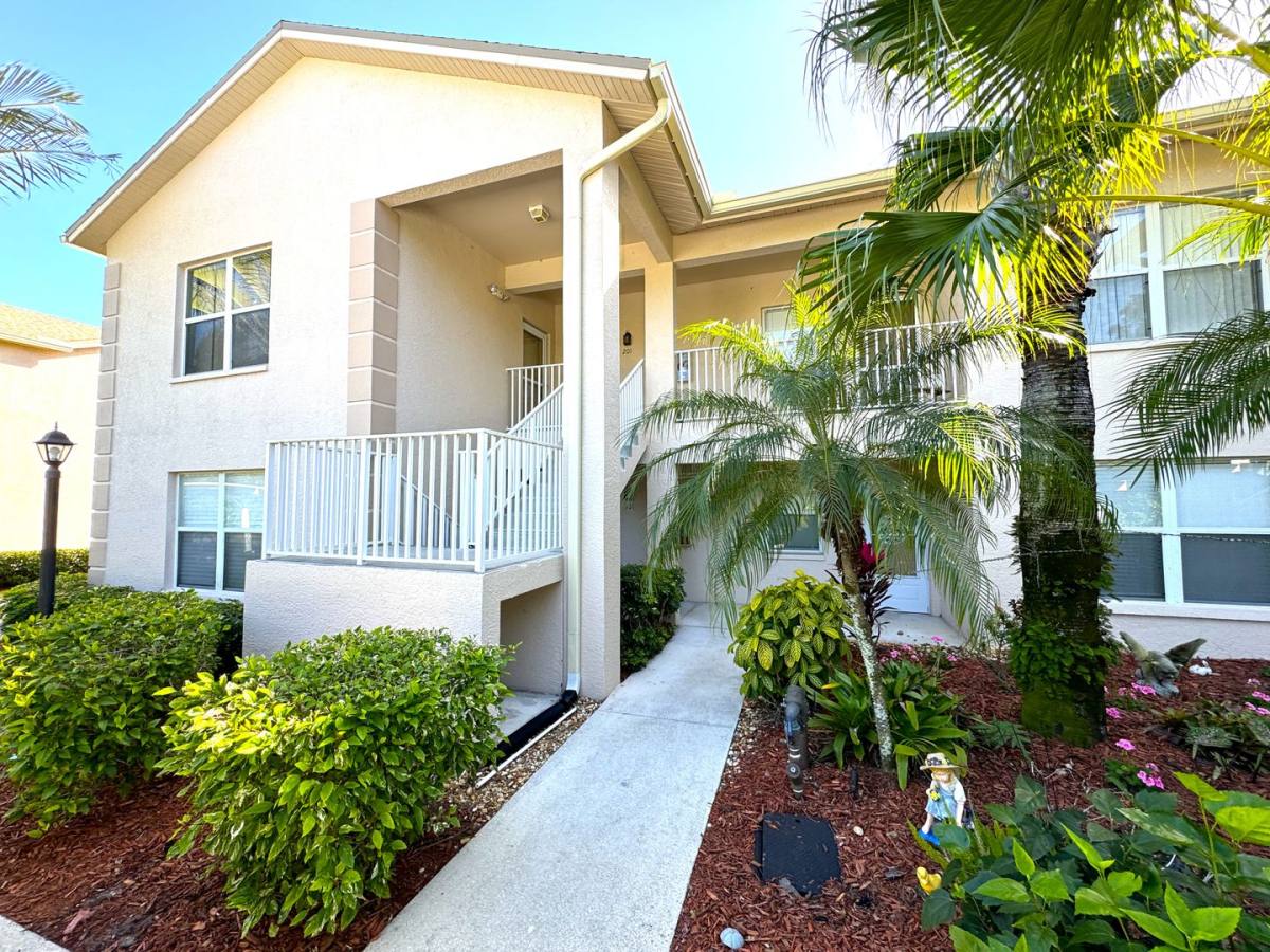 Condo for rent at 328 Bradstrom Circle, Naples, FL 34113