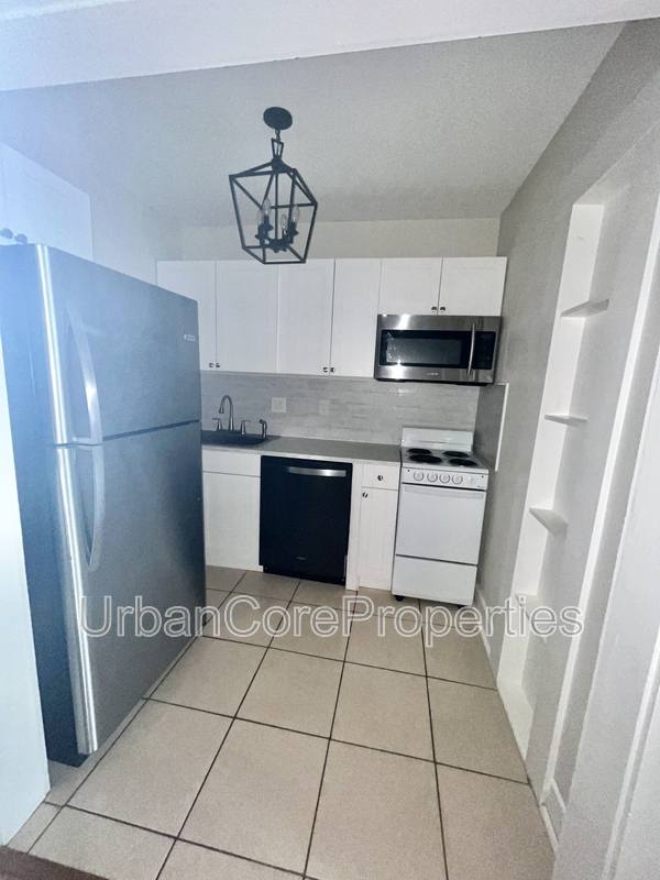 Apartment for rent at 360 13th Ave NE #14, Saint Petersburg, FL 33701