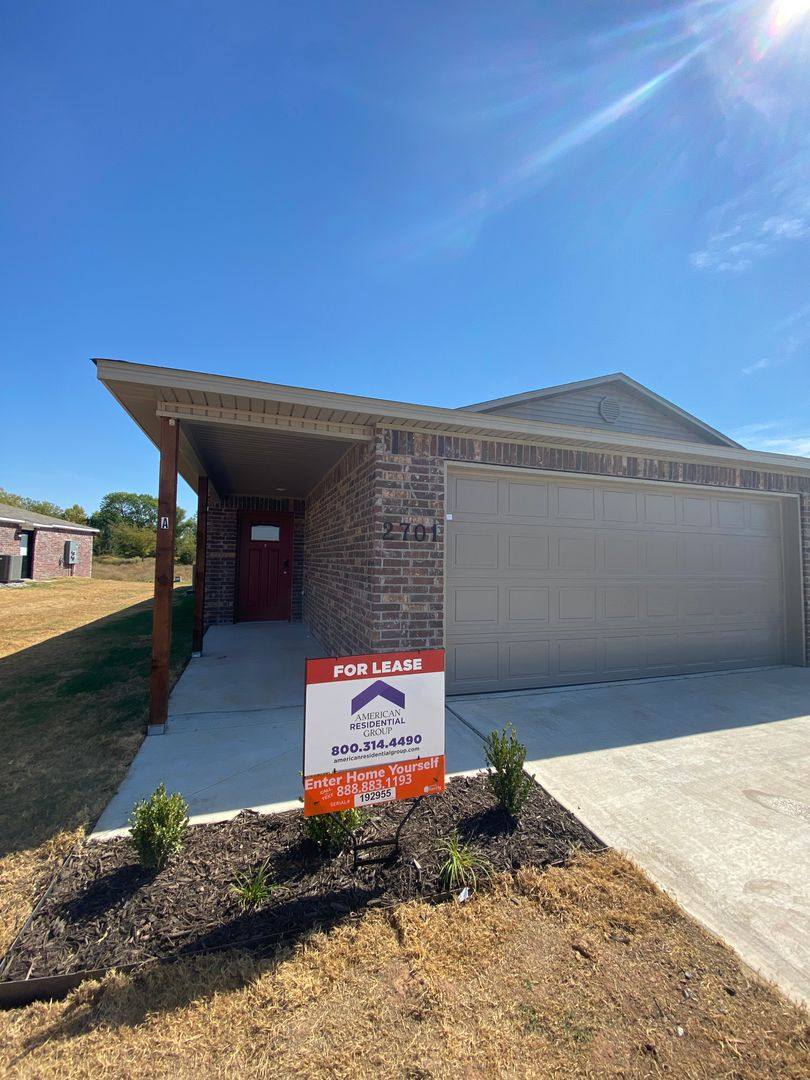 House for rent at 2701A N Denver St, Siloam Springs, AR 72761