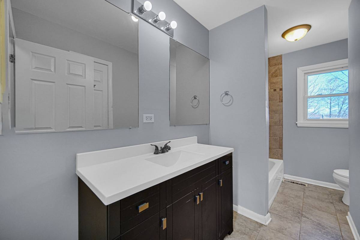 House for rent at 548 Regent Rd, University Park, IL 60484