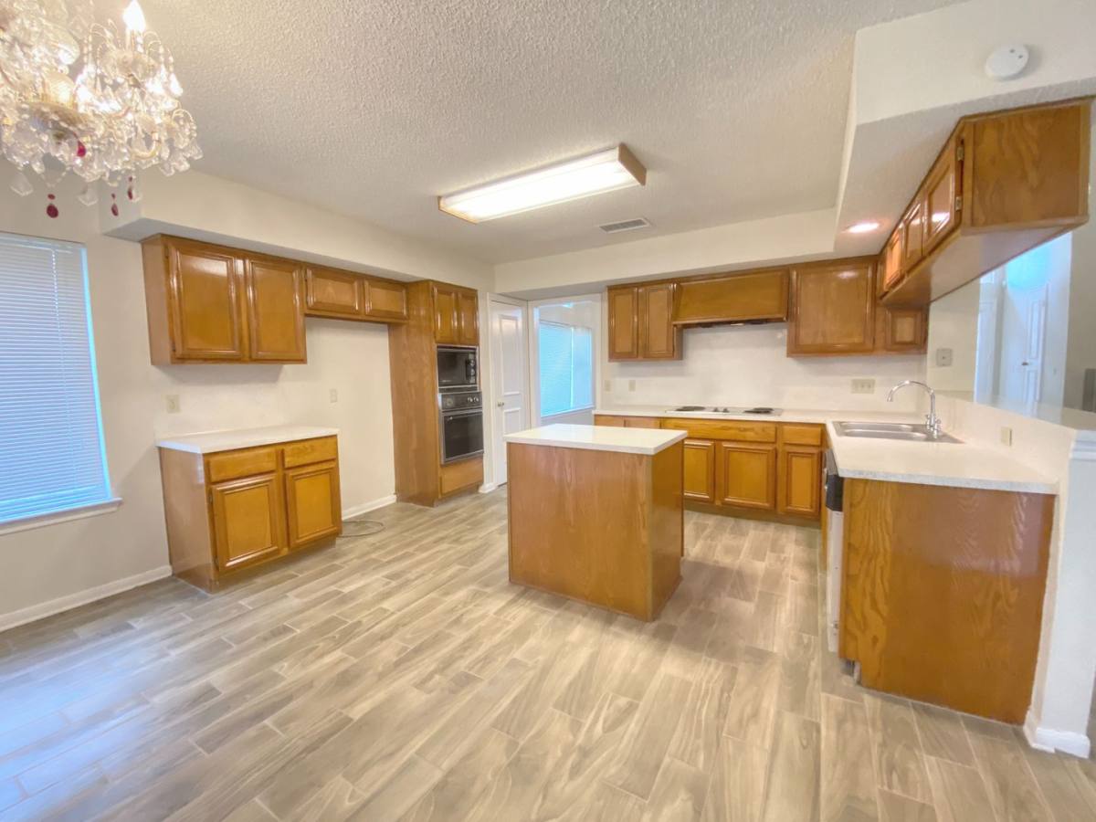 Apartment for rent at 14818 Chetland Place Dr, Houston, TX 77095
