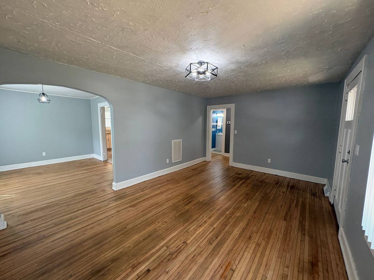House for rent at 10 Charlotte St, Greenville, SC 29607