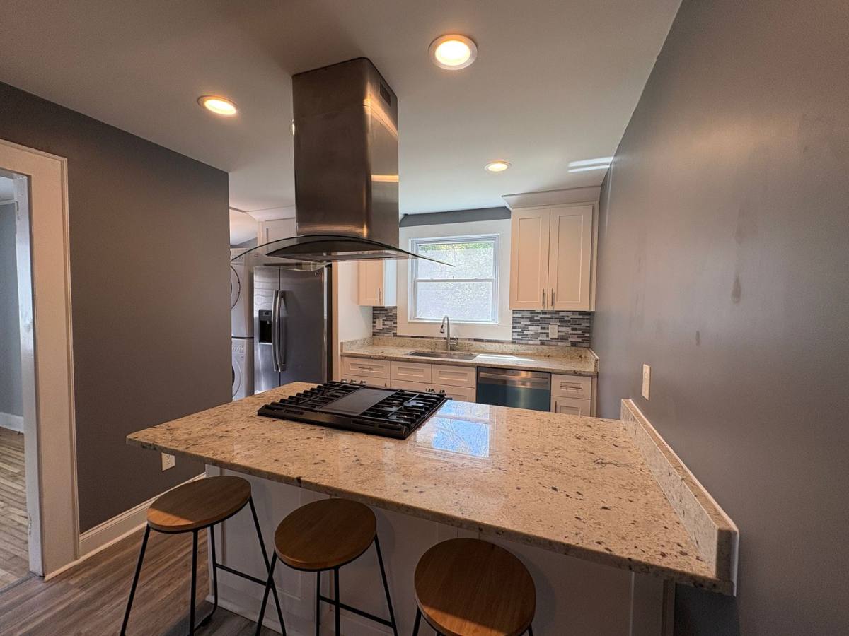 House for rent at 10 Charlotte St, Greenville, SC 29607