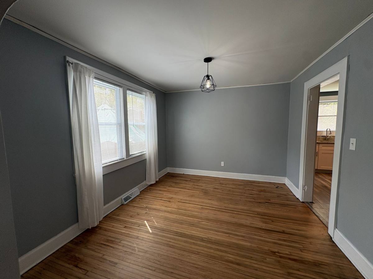 House for rent at 10 Charlotte St, Greenville, SC 29607