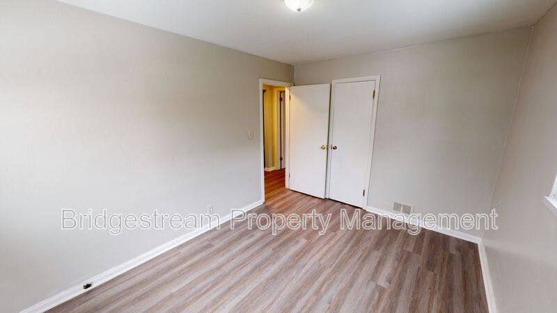 Apartment for rent at 619 Gainsborough Rd #4, Dayton, OH 45419