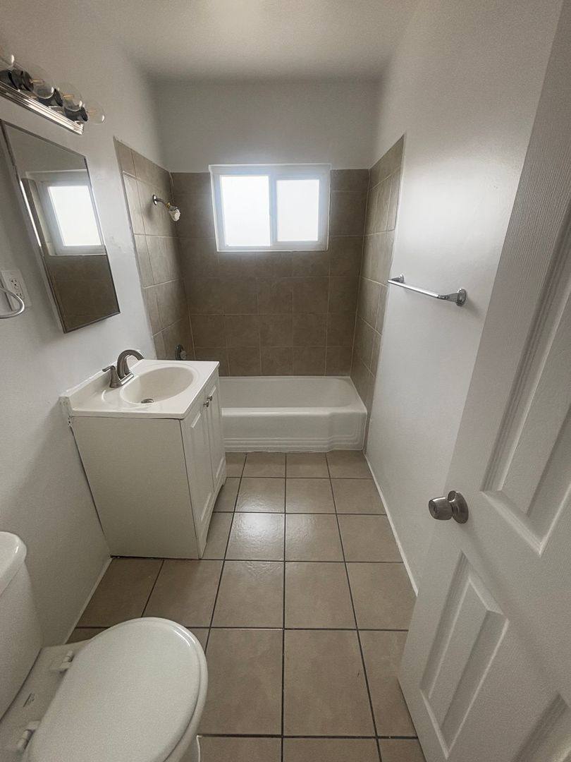 Apartment for rent at 6546 Indiana Ave, Long Beach, CA 90805