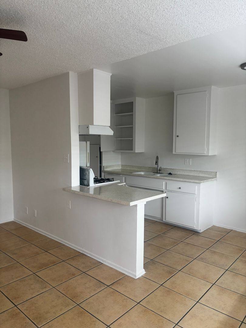 Apartment for rent at 6546 Indiana Ave, Long Beach, CA 90805