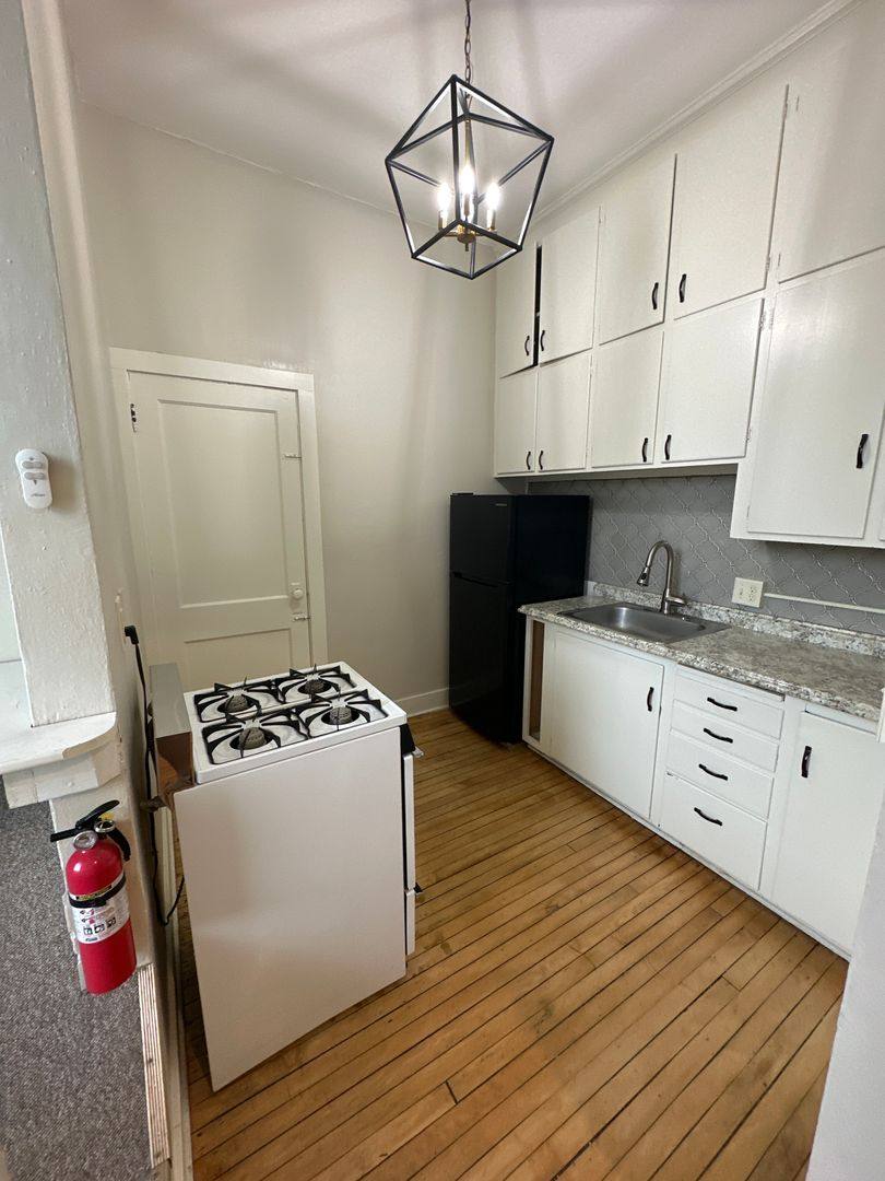 Apartment for rent at 1832 Parmenter St, Middleton, WI 53562