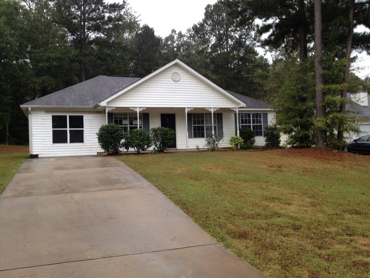 House for rent at 9 Evan Court, Grantville, GA 30220