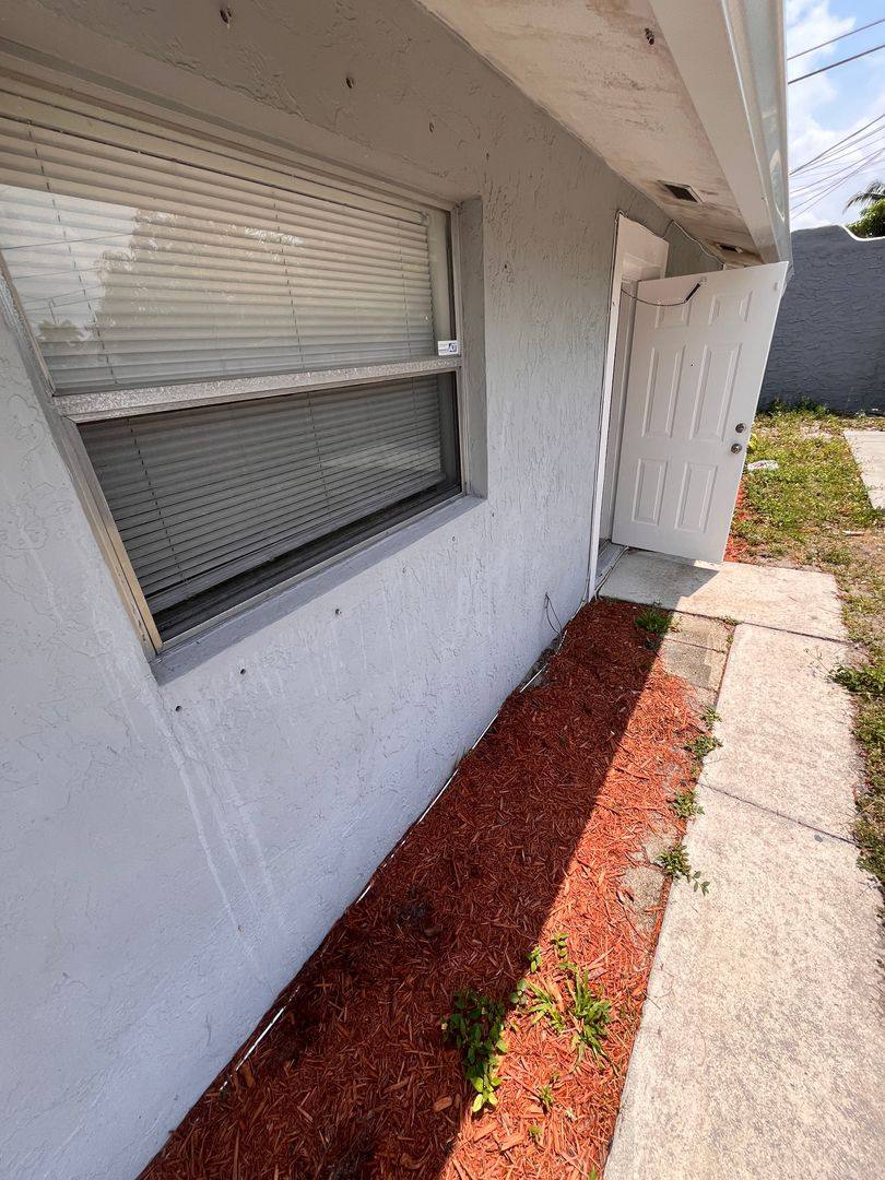 Apartment for rent at 520-522 46th St, West Palm Beach, FL 33407