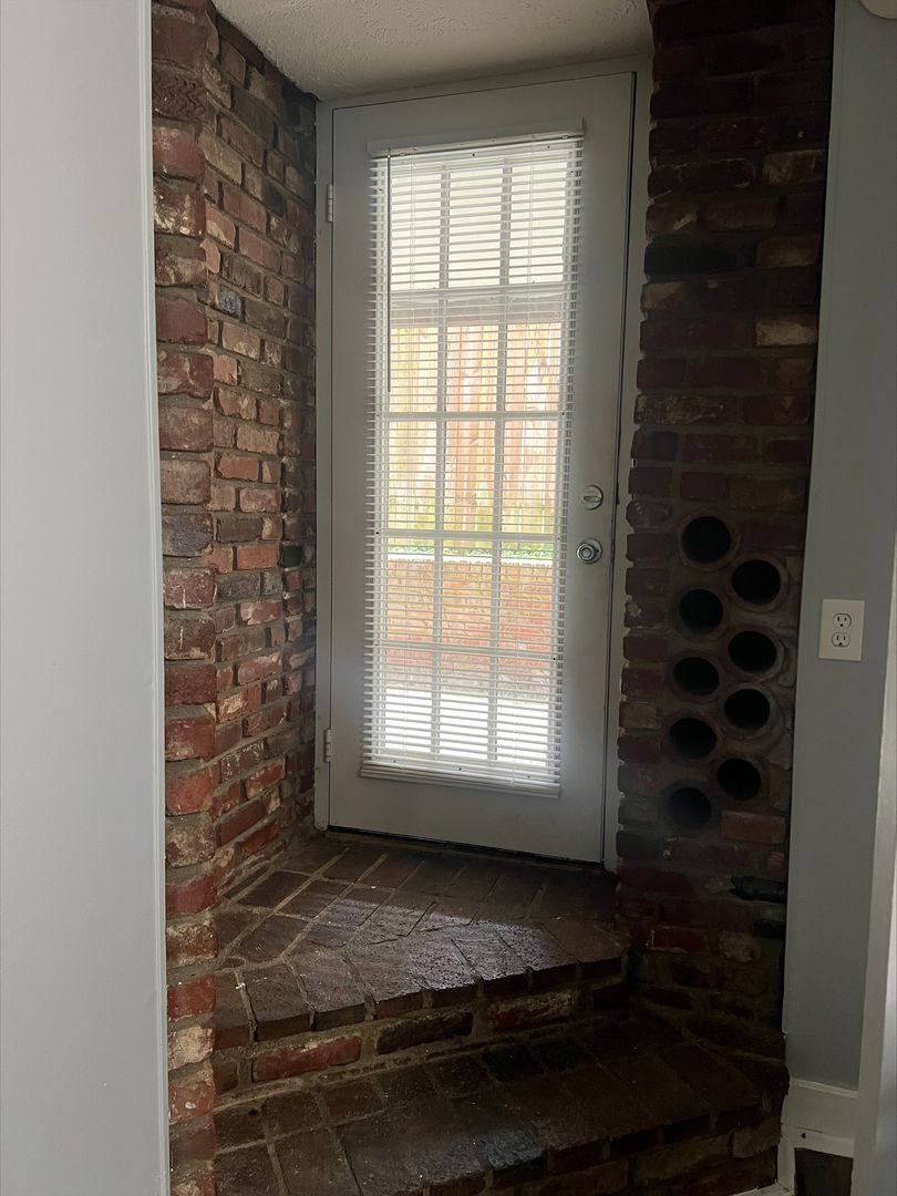 Apartment for rent at 406 W Maple St, Johnson City, TN 37601