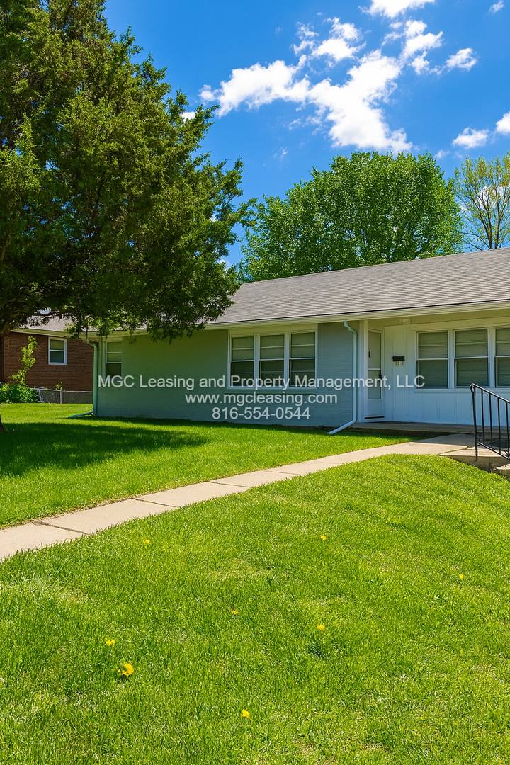 House for rent at 10407 E 78th Terrace, Kansas City, MO 64138