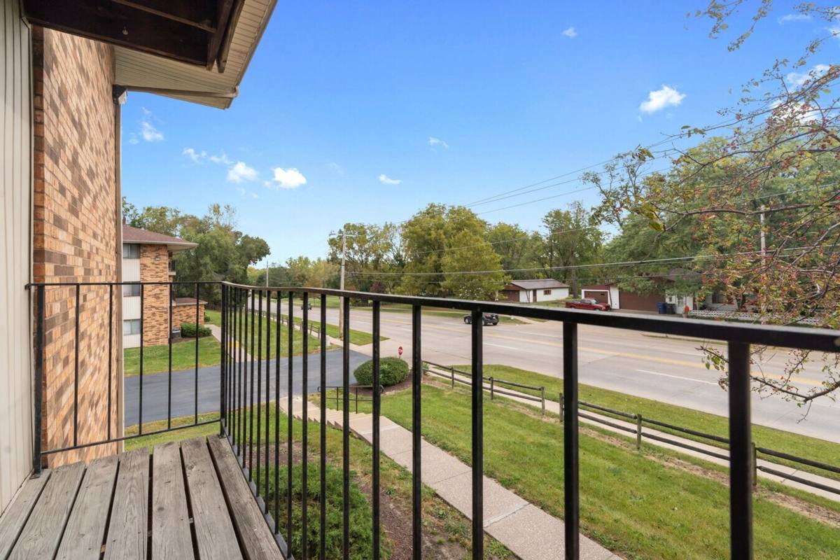 Apartment for rent at 4323 N Division St, Davenport, IA 52806