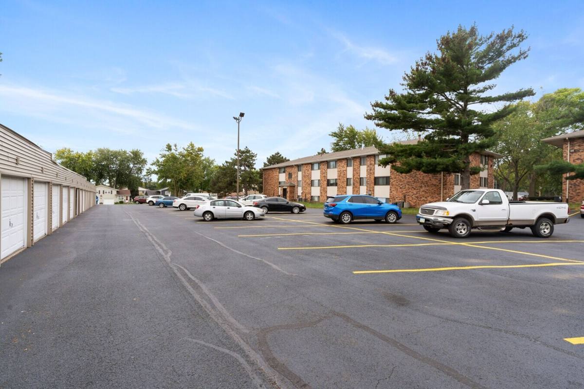 Apartment for rent at 4323 N Division St, Davenport, IA 52806