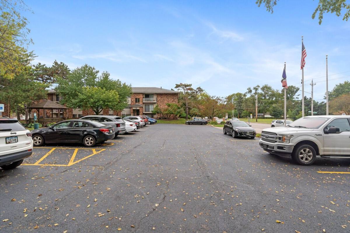 Apartment for rent at 4323 N Division St, Davenport, IA 52806