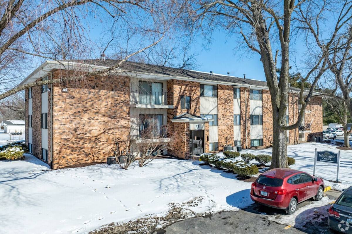 Apartment for rent at 4323 N Division St, Davenport, IA 52806