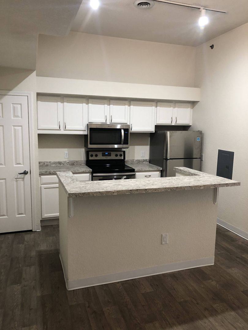 Apartment for rent at 312 W Springfield Ave, Urbana, IL 61801