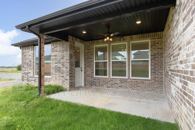 House for rent at 1121 Whistler St, Centerton, AR 72719