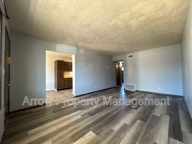 Apartment for rent at 1004 18th St #202, Belleville, KS 66935