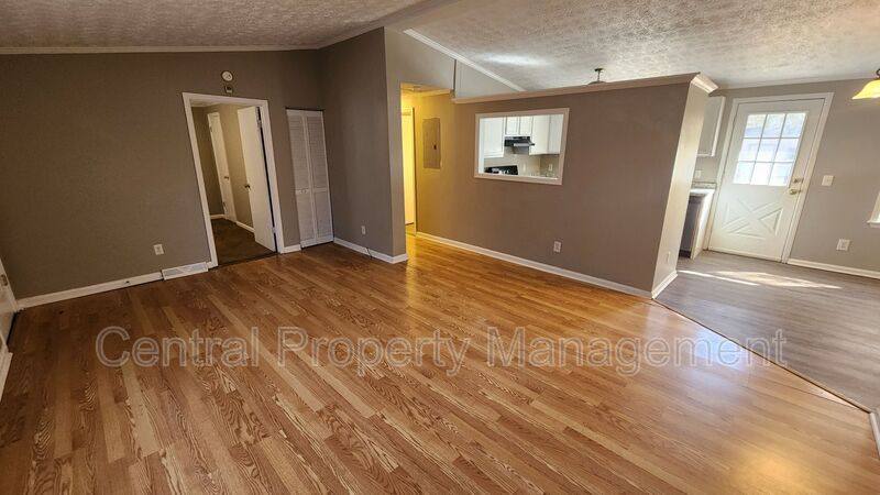 House for rent at 300 Florence Dr, Simpsonville, SC 29681