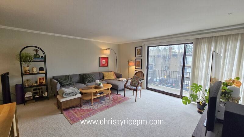 Apartment for rent at 11010 NE 68th St #627, Kirkland, WA 98033