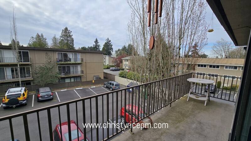 Apartment for rent at 11010 NE 68th St #627, Kirkland, WA 98033