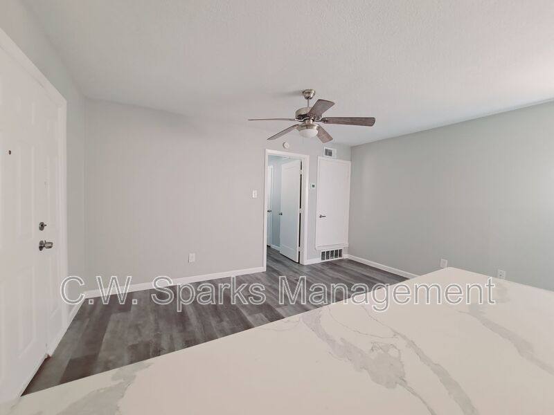 House for rent at 817 Bluebird Dr, Irving, TX 75061