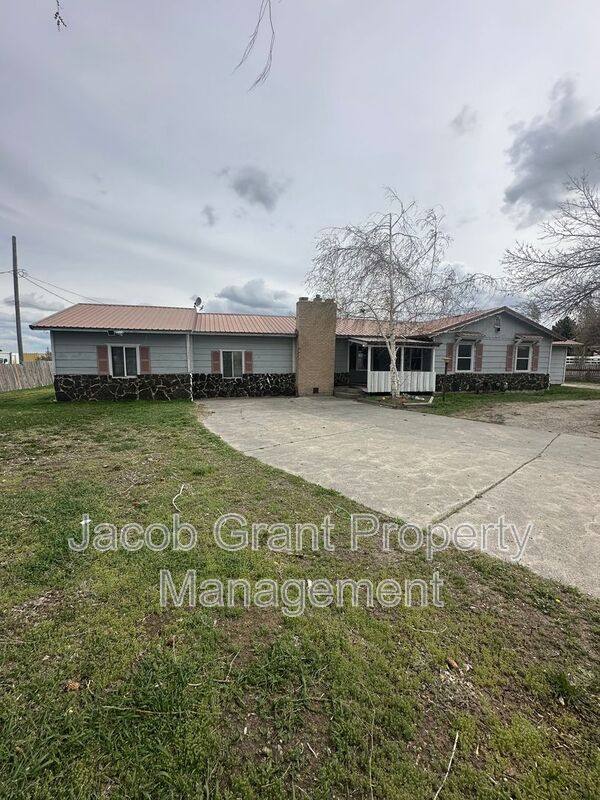 House for rent at 4590 N 15th E, Idaho Falls, ID 83401
