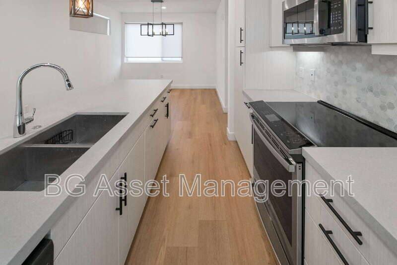 Townhouse for rent at 3909 Wattling St, Oakland, CA 94601
