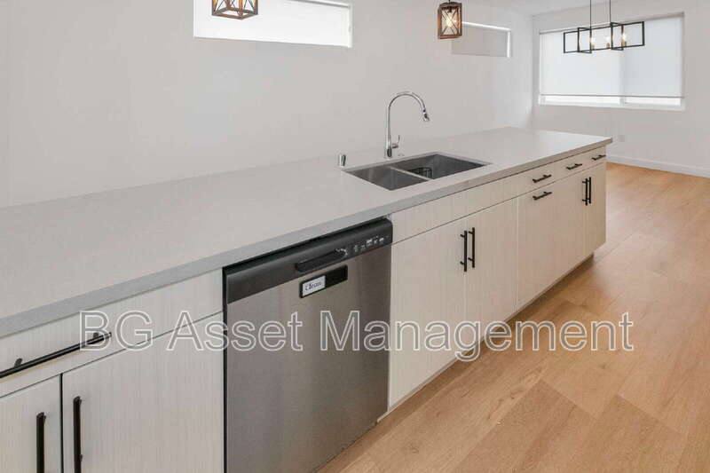 Townhouse for rent at 3909 Wattling St, Oakland, CA 94601