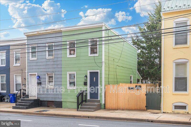Townhouse for rent at 138 E S St, Frederick, MD 21701