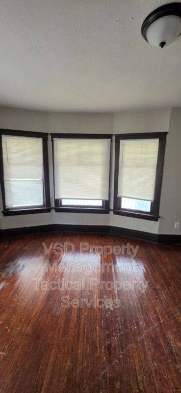 Apartment for rent at 12819 Edmonton Ave #DOWN, Cleveland, OH 44108