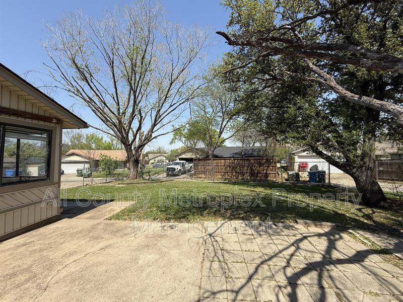 House for rent at 2107 Rockwood Dr, Carrollton, TX 75007