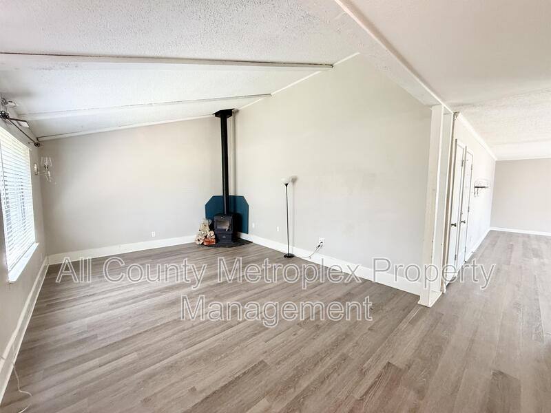 House for rent at 2107 Rockwood Dr, Carrollton, TX 75007