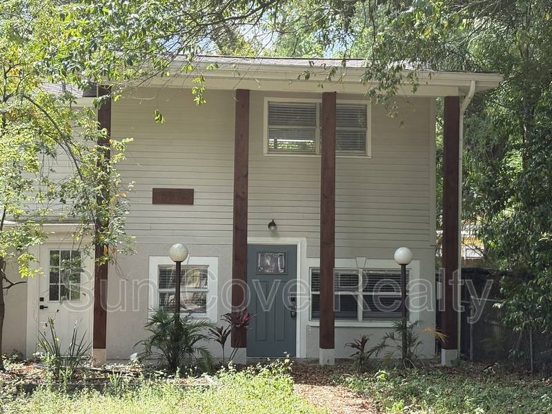 House for rent at 807 E Genesee St #1 2, Tampa, FL 33603